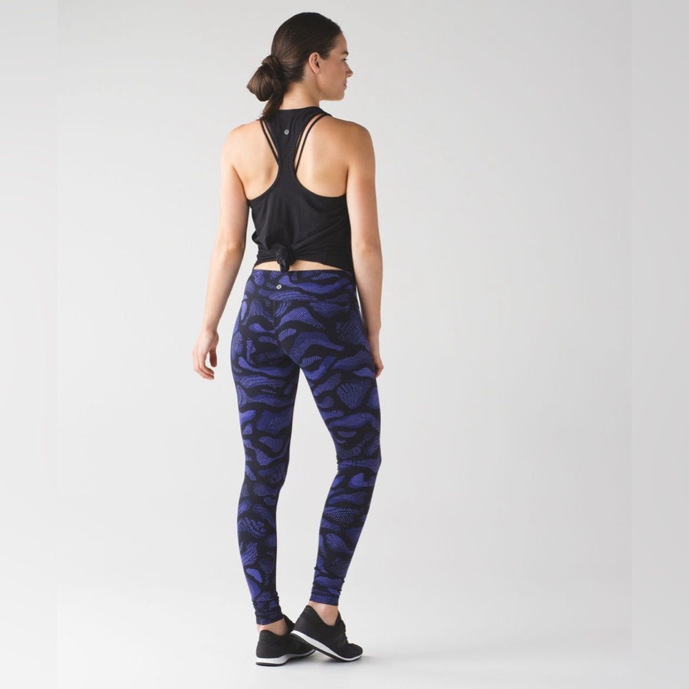 Lululemon Wunder Under Leggings in Warp Super Purple Black - Size 4